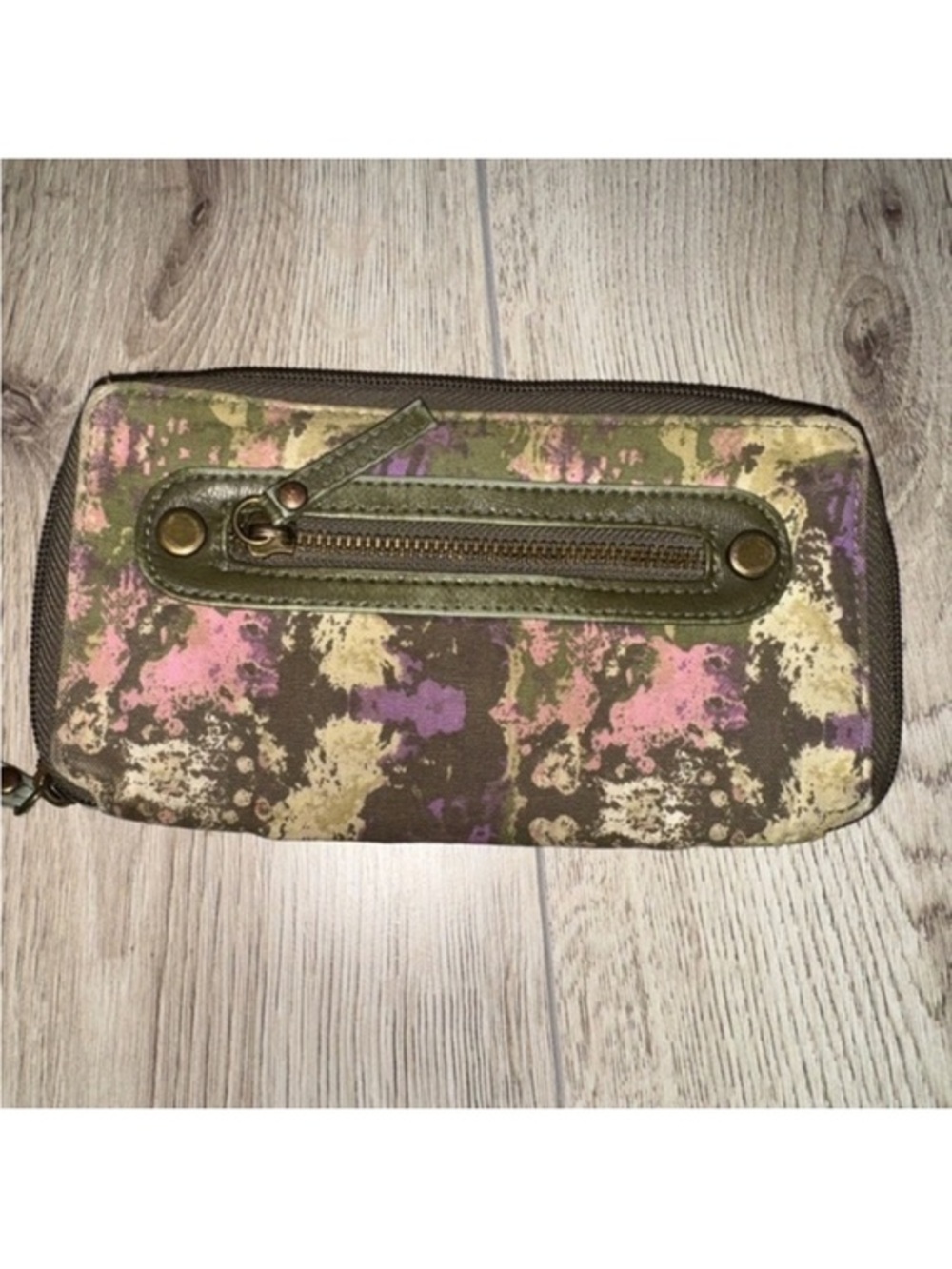 Green wallet